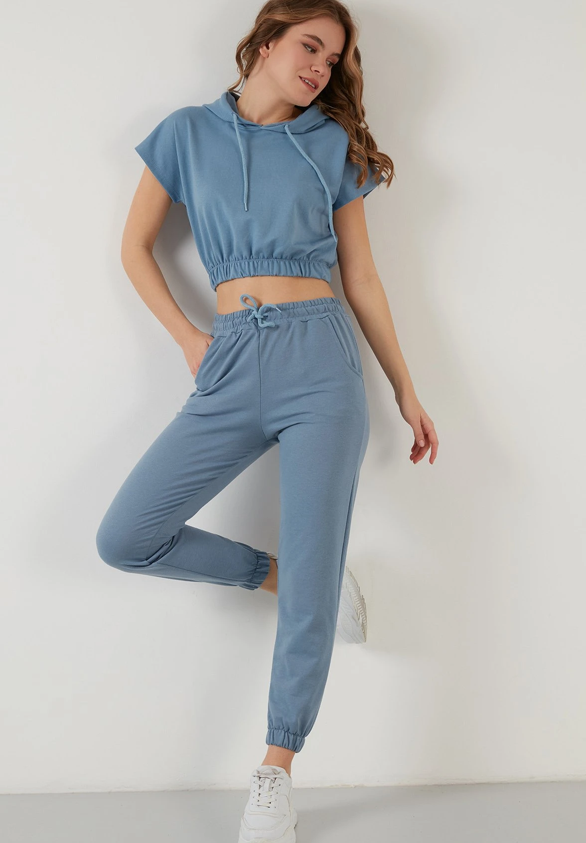 LELA Slim Fit - Trainingsbroek - Baby Blue 2 LELA Slim Fit - Trainingsbroek - Baby Blue - Afbeelding 2