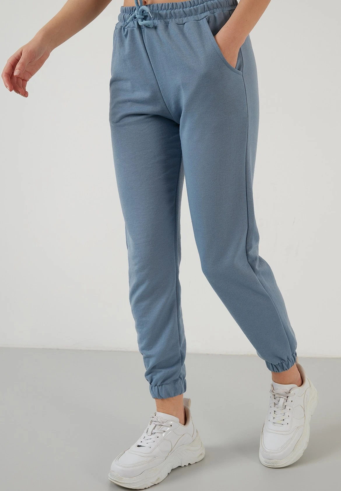 LELA Slim Fit - Trainingsbroek - Baby Blue 3 LELA Slim Fit - Trainingsbroek - Baby Blue - Afbeelding 3