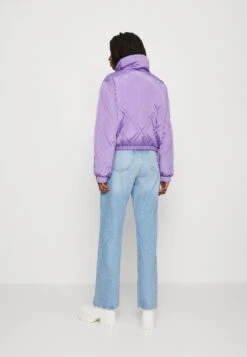 Noisy May Ziggy Quilt - Bomberjacks - Paisley Purple -Korting Dameskleding 57b3956218ca4d0b8190feae51abd927