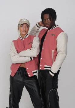 Lamar Varsity Jacket Unisex - Imitatieleren Jas - Coral -Korting Dameskleding 6989b6b2882f45d285fd3d109057e05b
