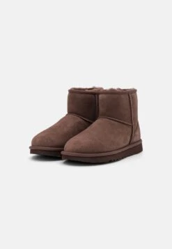 Ugg Classic Mini - Korte Laarzen - Burnt Cedar 8 Ugg Classic Mini - Korte Laarzen - Burnt Cedar -Korting Dameskleding 6df7fd5e54c241b1a5941176699be267