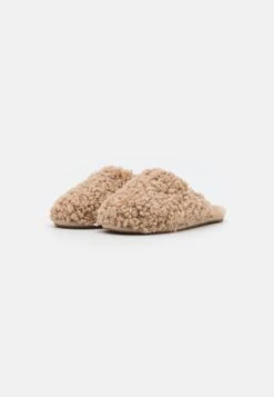 Ugg Maxi Curly Slide - Pantoffels - Sand 8 Ugg Maxi Curly Slide - Pantoffels - Sand -Korting Dameskleding 78ba8cb5354e4d749fce1bcfc355f5ff