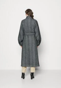 Gestuz Farren Coat - Mantel - Black/White 8 Gestuz Farren Coat - Mantel - Black/White -Korting Dameskleding 8c691059dd6847c9bf731a0a773c950d