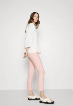MARC CAIN Broek - Soft Powder Pink 13 MARC CAIN Broek - Soft Powder Pink -Korting Dameskleding a80dcf6d25524cdda08faf593ea35c61