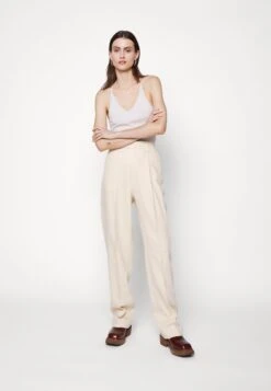 Filippa K Julie Trousers - Broek - Dusty Beige 11 Filippa K Julie Trousers - Broek - Dusty Beige -Korting Dameskleding b7bb46acd26d443485bb70aba89425c6