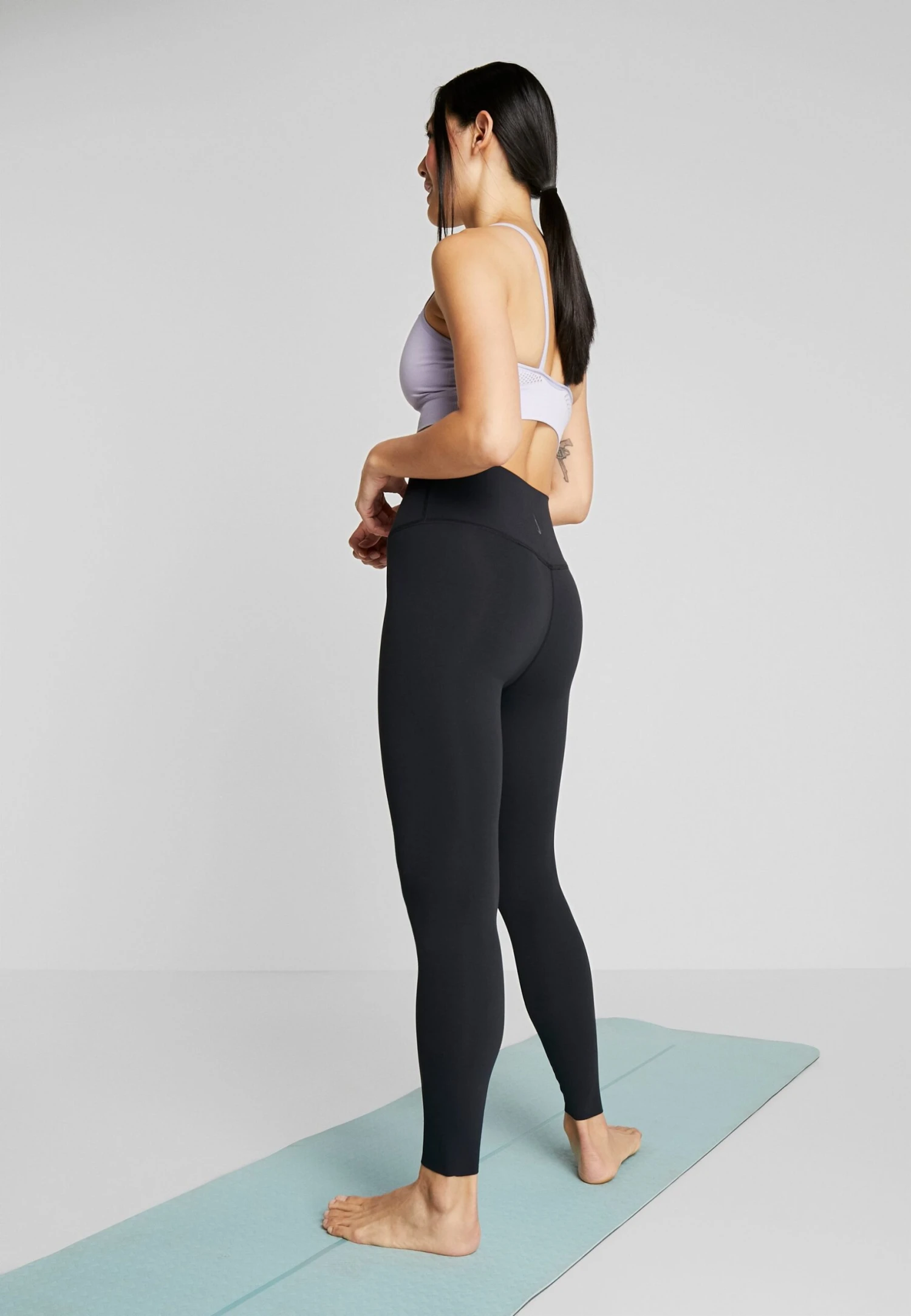 Nike Performance Nike Yoga Luxe 7/8-Infinalon-Leggings Mit Hohem Taillenbund Für Damen - Legging - Black/Dark Smoke Grey 3 Nike Performance Nike Yoga Luxe 7/8-Infinalon-Leggings Mit Hohem Taillenbund Für Damen - Legging - Black/Dark Smoke Grey - Afbeelding 3