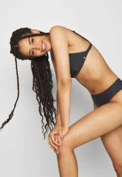 Seafolly Essentials Bralette - Bikinitop - Black -Korting Dameskleding e9de9238a8f34c13985953eeeda3b217