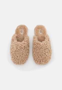 Ugg Maxi Curly Slide - Pantoffels - Sand 11 Ugg Maxi Curly Slide - Pantoffels - Sand -Korting Dameskleding f453644d60ea4dbbbff756127bea6510