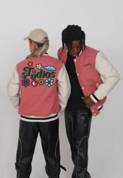 Lamar Varsity Jacket Unisex - Imitatieleren Jas - Coral -Korting Dameskleding f9223cf371024af5a65b6533f93273a1